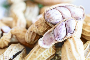 Kabuklu fıstıklar.