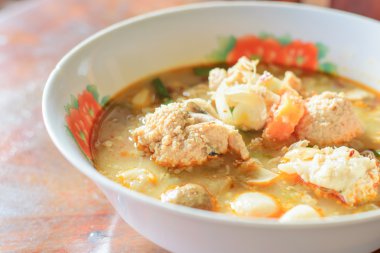 Baharatlı balık yumurta çorbası