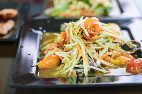 Salada de mamão Som Tum Thai — Fotografia de Stock