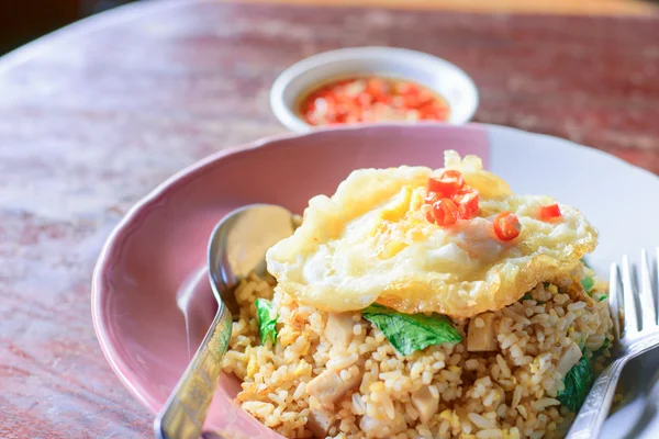 Stekt ris och stekt ägg — Stockfoto