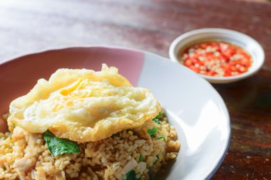 kızarmış pilav ve kızarmış yumurta