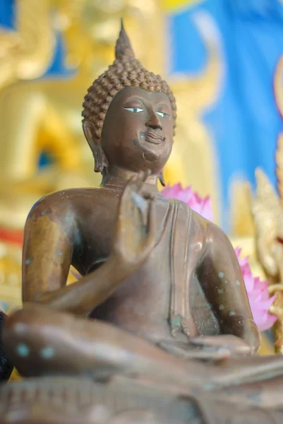 Statue de bouddha doré — Photo