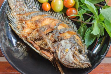 Kızarmış Balık tabağı