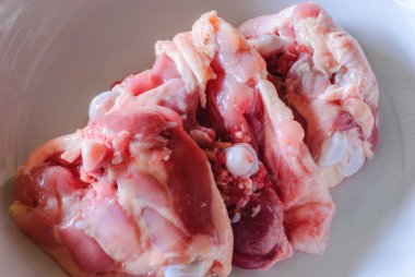 taze çiğ tavuk eti 