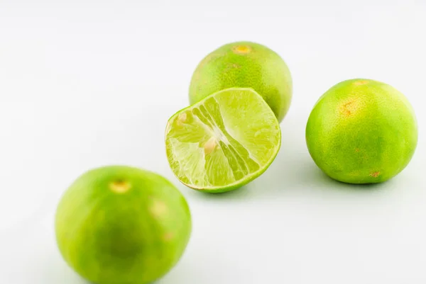 Owoców cytrusowych cytryna na białym tle — Zdjęcie stockowe