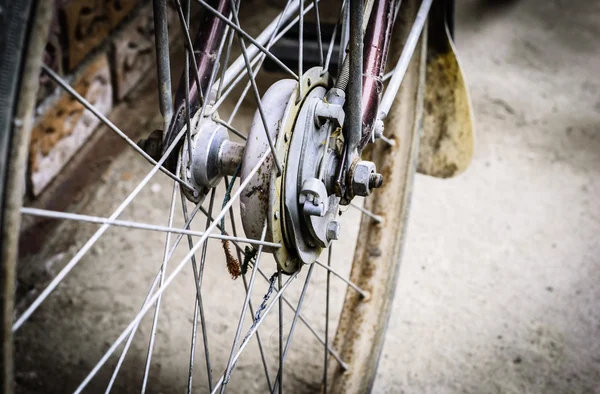 Velha roda de bicicleta — Fotografia de Stock
