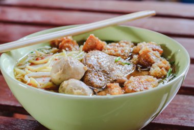 tavuk şehriye çorbası