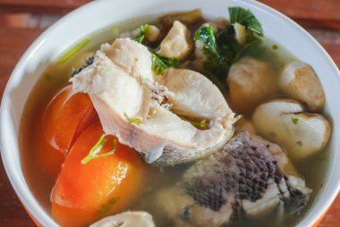 Tom yum çorba, Balık