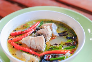 Tom yum çorba, Balık