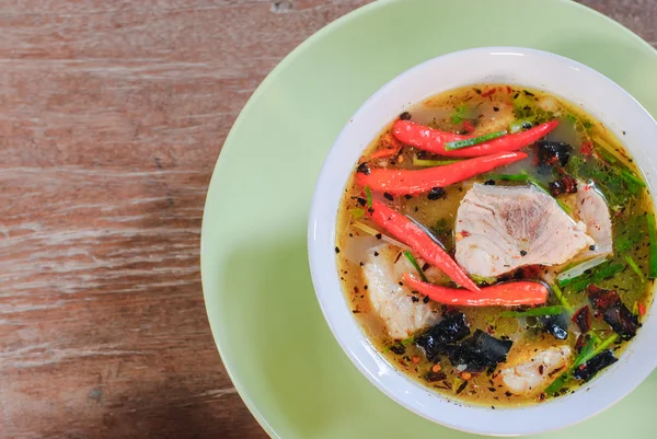 Tom yum çorba, Balık