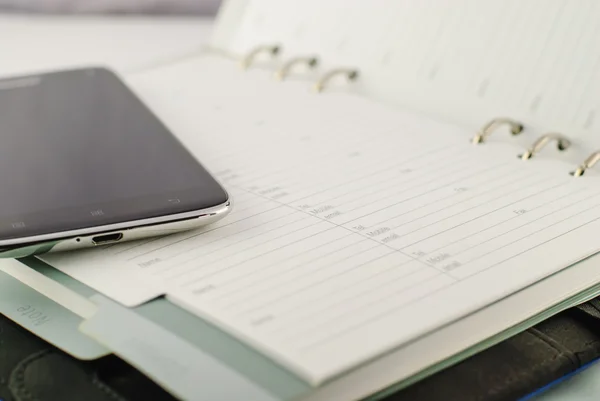 Fournitures de bureau avec téléphone — Photo