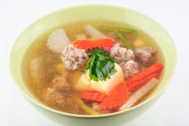 soya peyniri ve kıyılmış domuz çorbası temizleyin