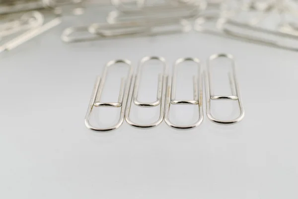 Paperclip geïsoleerd — Stockfoto