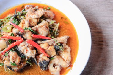 Baharatlı kızarmış heyecan yayın balığı