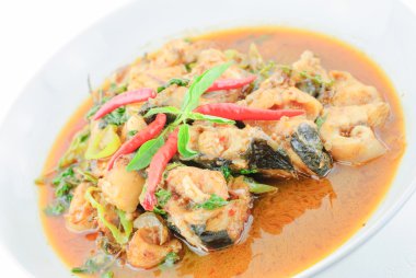  Baharatlı kızarmış heyecan yayın balığı