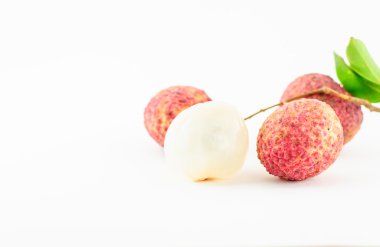 İzole kırmızı Çin meyve