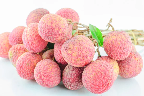 Fruit Litchi rouge isolé — Photo