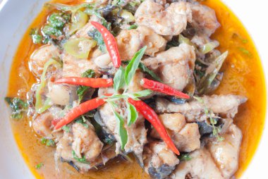 Baharatlı kızarmış heyecan yayın balığı