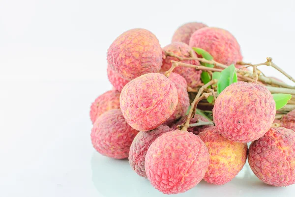 Fruto de Litchi rojo aislado — Foto de Stock