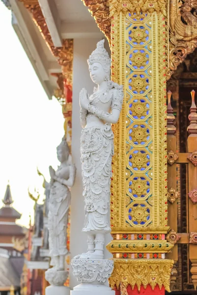 천사 동상 태국 사원 — 스톡 사진