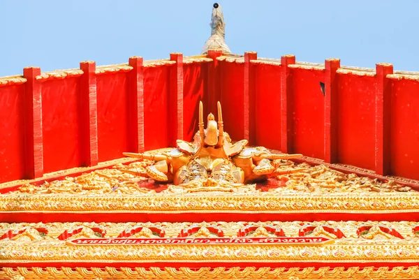 Thai style molding art at temple — Stock Photo, Image