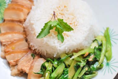 Kızarmış kale gevrek domuz karışık