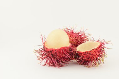 taze rambutan izole