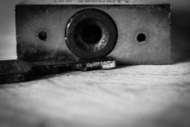 Eski anahtar deliği ile anahtar