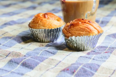 ev yapımı ekmek ile kahvaltı kahve