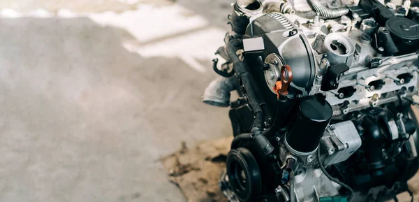 Motor Combustión Interna Está Montado Suelo Reparación Compra Del Motor — Foto de Stock
