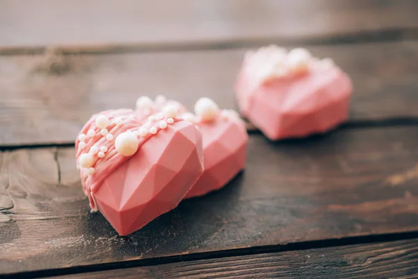 Pembe Kalp Şeklinde Pasta Sevgililer Günü Kadınlar Günü Hediyesi — Stok fotoğraf