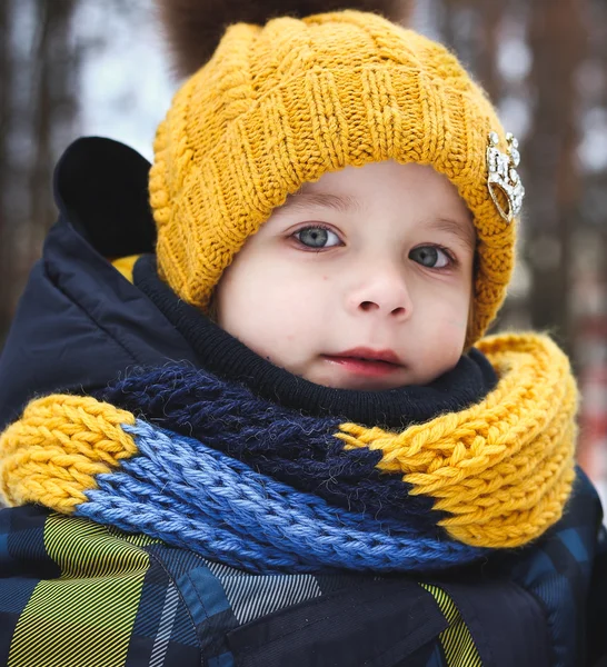 Мальчик зимой Лицензионные Стоковые Фото