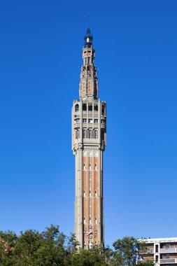 Lille belediye binasının çan kulesi, Saint-Sauveur bölgesinde Roger-Salengro 'nun yeridir..