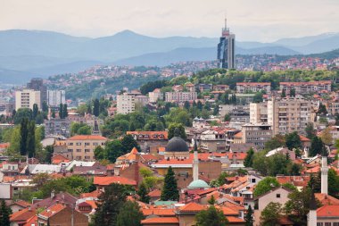 Saraybosna, Bosna-Hersek - 25 Mayıs 2019: Arkası Bosna-Hersek 'in başkenti Avaz Twist Tower.