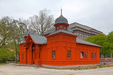 Bilim Fakültesi Botanik Bahçesi 'ndeki Sergi Pavyonu, 1891 yılında Zagreb' de düzenlenen İkinci Ekonomi ve Orman Yıldönümü Sergisi 'ni süsledi. Zagreb ana istasyonu yakınlarındaki yerel bir dönüm noktası..
