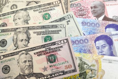 ABD Doları ve Kamboçya ayaklanmasına yakın çekim.