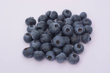 Işıklar yanıyor, koltuklar seyircileri bekliyor.