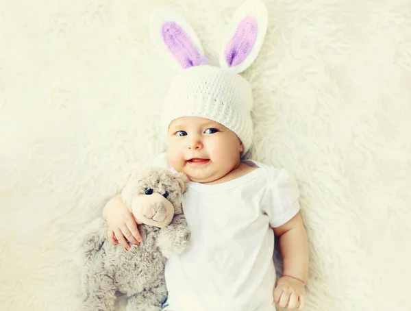 Close Portrait Sweet Baby Sleeping Teddy Bear Toy White Bed — Stock Photo, Image