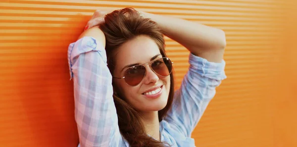 Summer Portrait Attractive Young Brunette Smiling Woman City — Stock Photo, Image