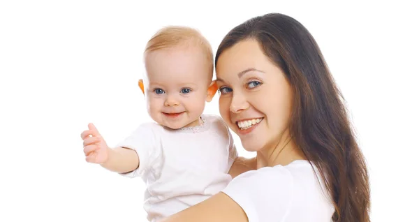 Портрет Крупним Планом Щасливої Усміхненої Матері Дитиною Білому Тлі — стокове фото
