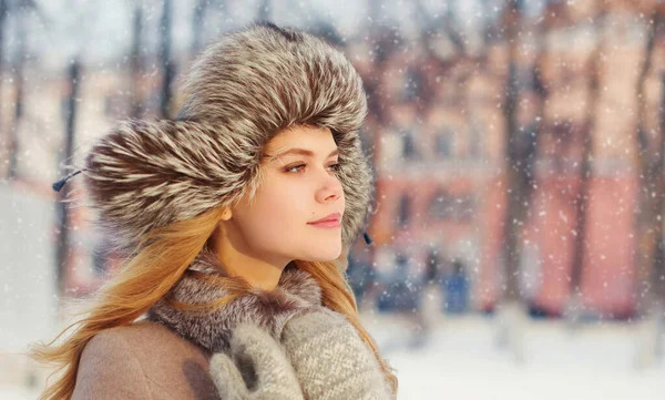 Portrait Lovely Young Blonde Woman Wearing Hat City — Stock Photo, Image