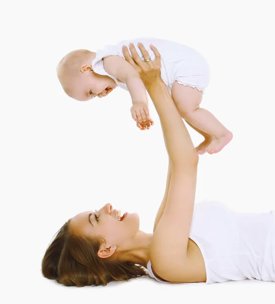 Retrato Feliz Madre Sonriente Tendida Suelo Jugando Con Bebé Sobre — Foto de Stock