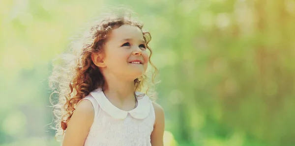 Portrait Close Happy Smiling Little Girl Child Curly Hair Looking — Stock Photo, Image