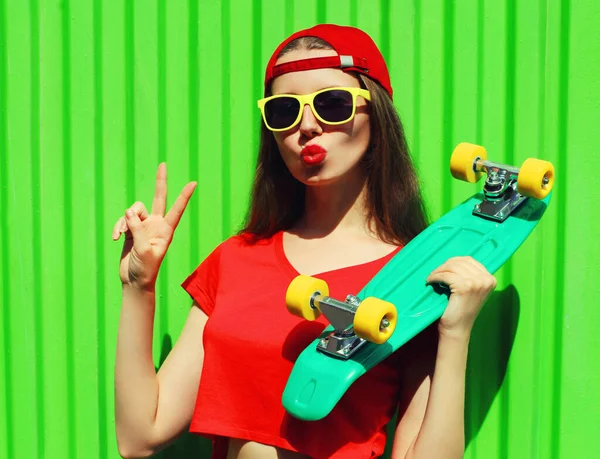 Summer Portrait Cool Young Woman Green Skateboard Wearing Red Baseball — Stock Photo, Image