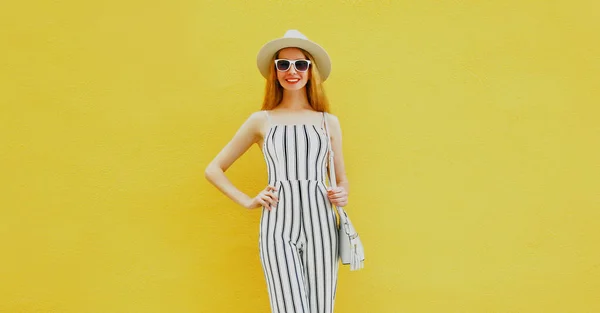 Beautiful Smiling Young Woman Wearing Summer Straw Hat White Striped — Stock Photo, Image