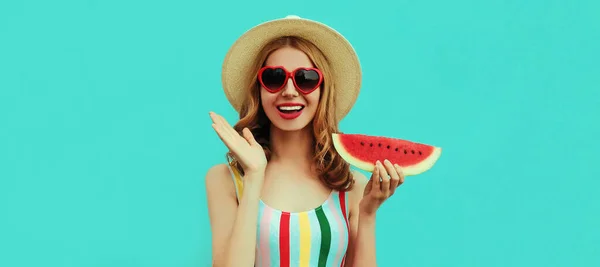 Zomer Portret Van Gelukkig Lachende Jonge Vrouw Met Plak Watermeloen — Stockfoto