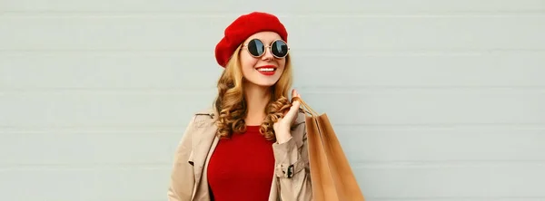 Ritratto Autunnale Bella Donna Felice Sorridente Con Borse Della Spesa — Foto Stock