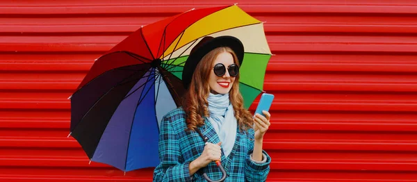 Autumn Portrait Happy Young Woman Calling Smartphone Colorful Umbrella Wearing — Stock Photo, Image