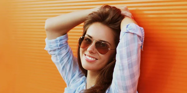 Summer Portrait Attractive Young Brunette Smiling Woman City — Stock Photo, Image