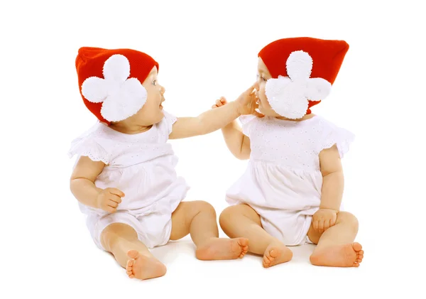Gêmeos bebê jogando — Fotografia de Stock